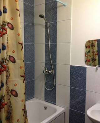 Гостиница Guest House Antik Солнечногорское Четырехместный номер с балконом-6